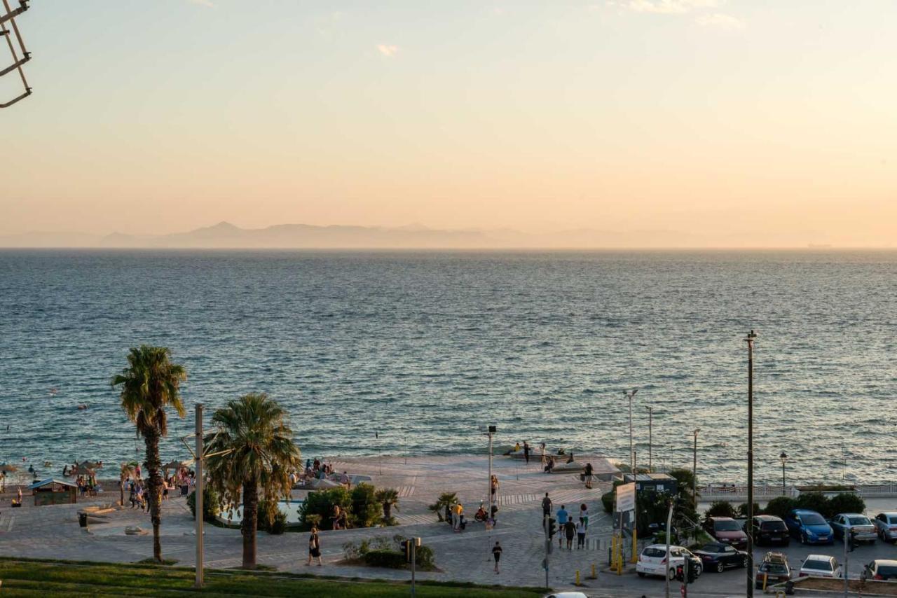 Flisvos Elite Seafront Luxury Apartment アテネ エクステリア 写真