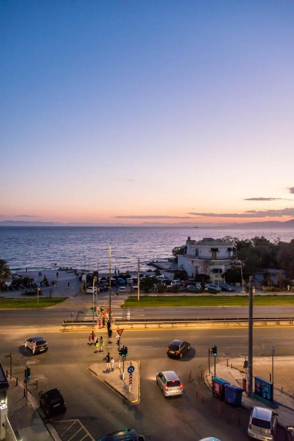 Flisvos Elite Seafront Luxury Apartment アテネ エクステリア 写真